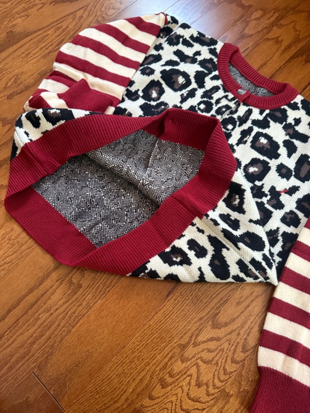 SALE, TIDAY ONLY! PRICE FIRM! Leopard Print Cardigan Stripe Sleeve Button Front - Picture 10 of 10